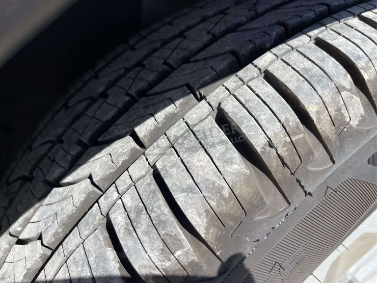 2013-ford-explorer-image-65