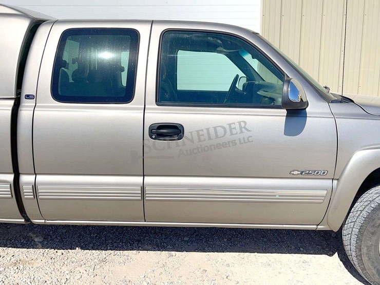 2000-chevrolet-2500-image-17