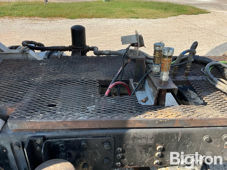 1992-peterbilt-357-image-16