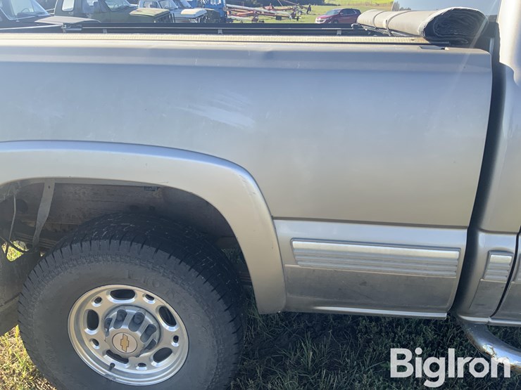 2002-chevrolet-silverado-2500-image-17