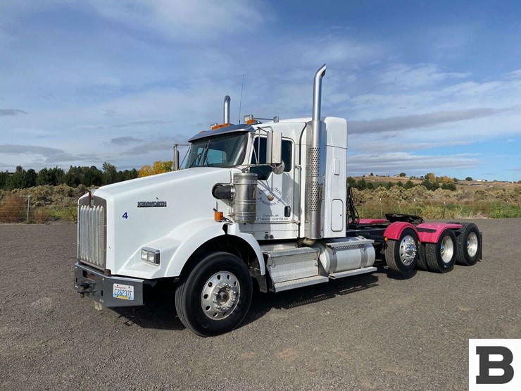 2013-kenworth-t800-image-2