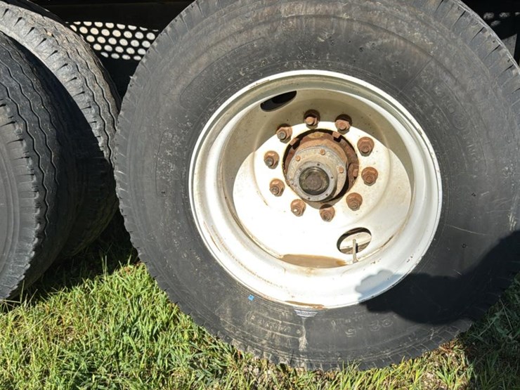 2015-deere-437d-image-42