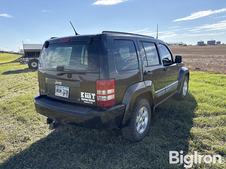2012-jeep-liberty-image-5