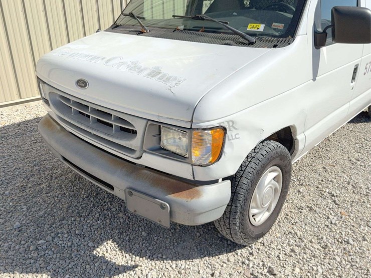 1998-ford-e150-image-15