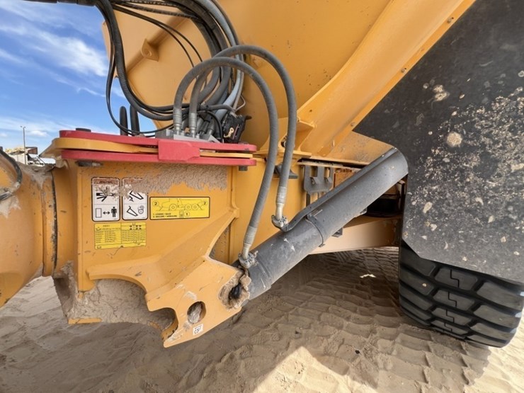 2021-volvo-a60h-image-15