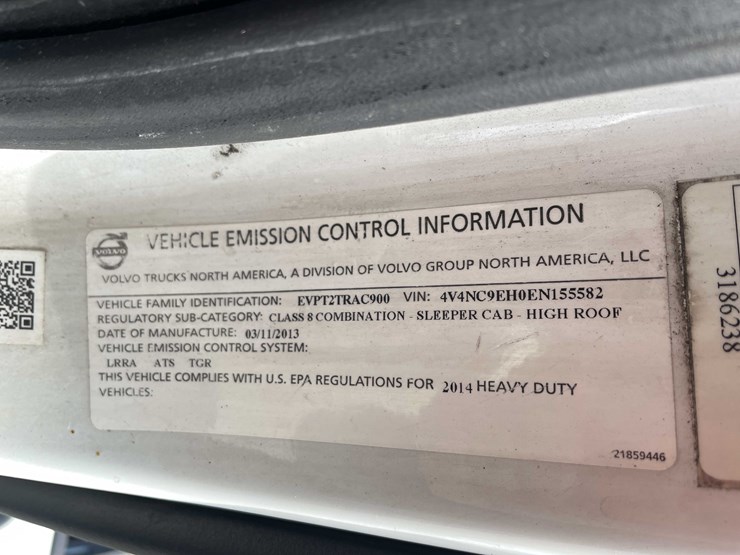 #1372-•-2014-volvo-sleeper-semi-(has-wi-title)-(of)-image-79