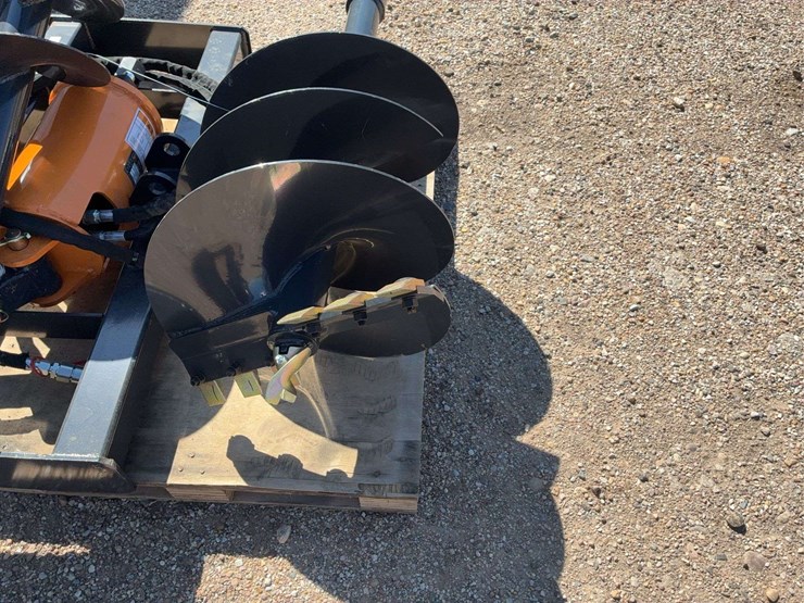 wolverine-12in-&18in-auger-attach-image-4