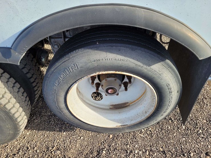 2013-international-harvester-sx525-truck-bucket-truck-image-24