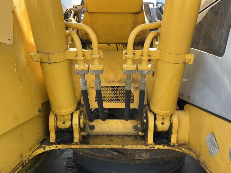 komatsu-pc228us-lc-image-43