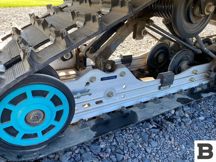 1998-polaris-indy-trail-touring-snowmobile-image-18