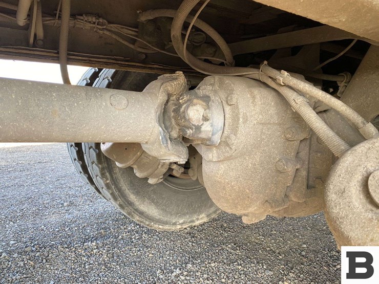 2006-peterbilt-320-image-22