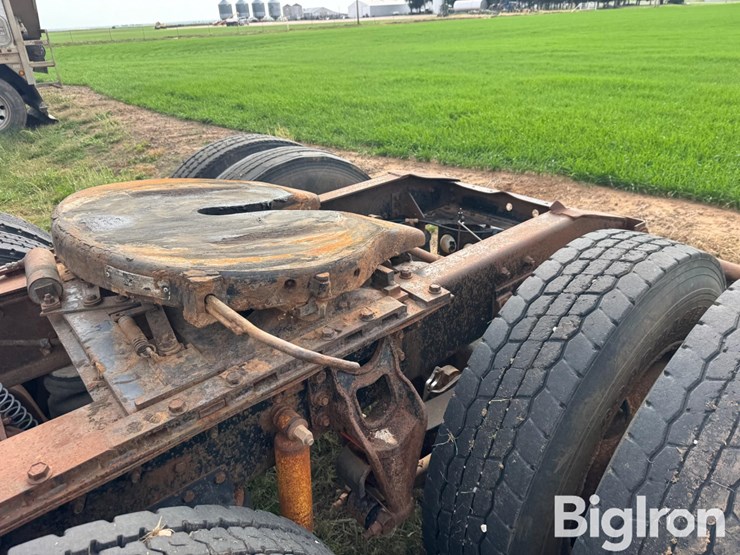 1992-international-9300-image-9