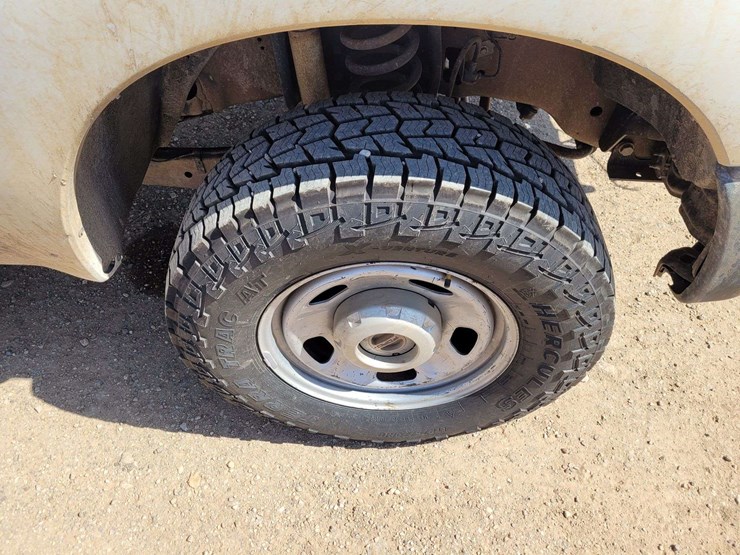 2011-ford-f350-image-15