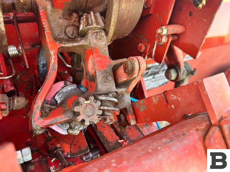 new-holland-515-image-45