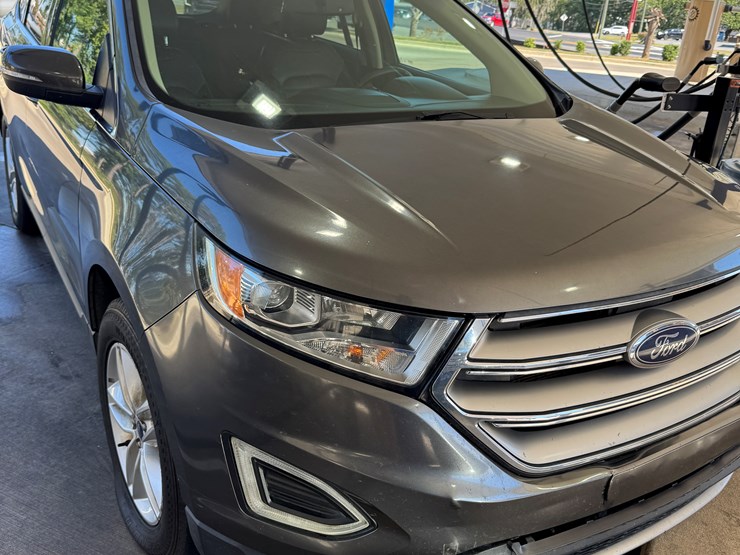 2015-ford-edge-image-2