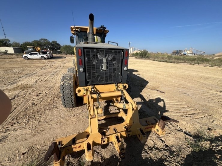2011-deere-772gp-image-4