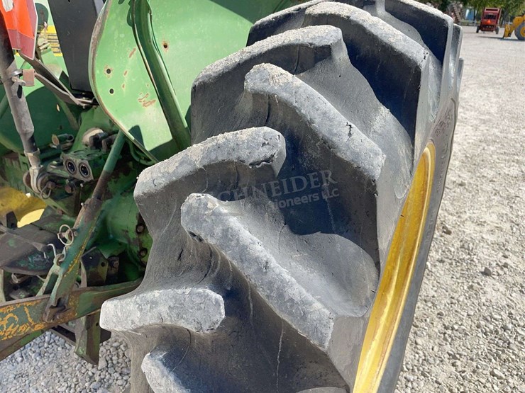 john-deere-2240-image-19