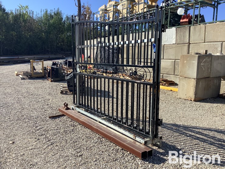 115"-steel-gates-image-7