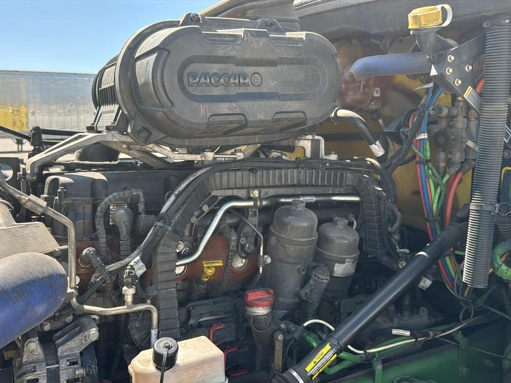 2023-peterbilt-579-image-36