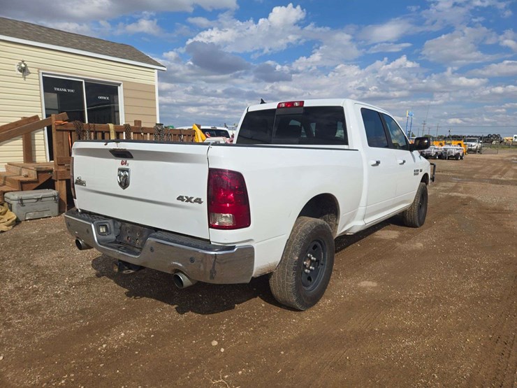 2013-ram-1500-slt-image-3