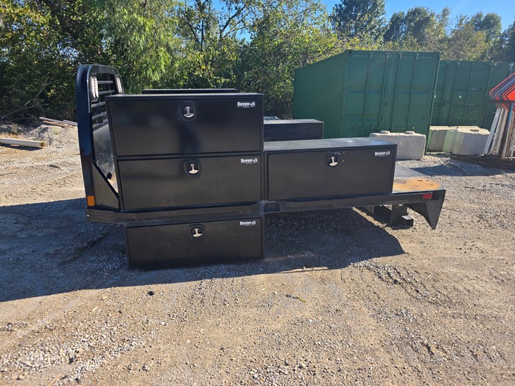 #22362-•-contract-manufacturer-pickup-truck-bed-image-5