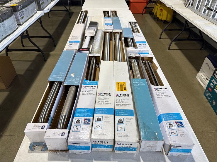 #28394-•-lot-of-various-sizes-of-grab-bars-image-7