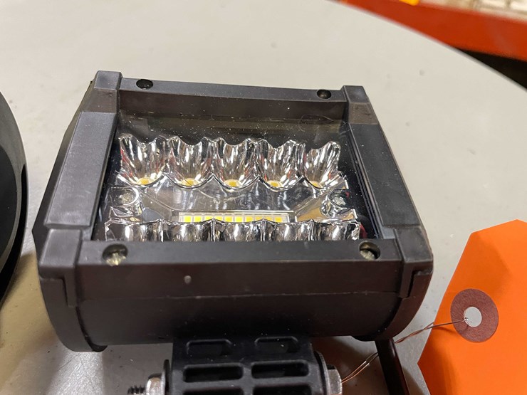 #8529-•-(2)-led-work-lights,-200-watt,-12/24vdc-(pr12)-image-4
