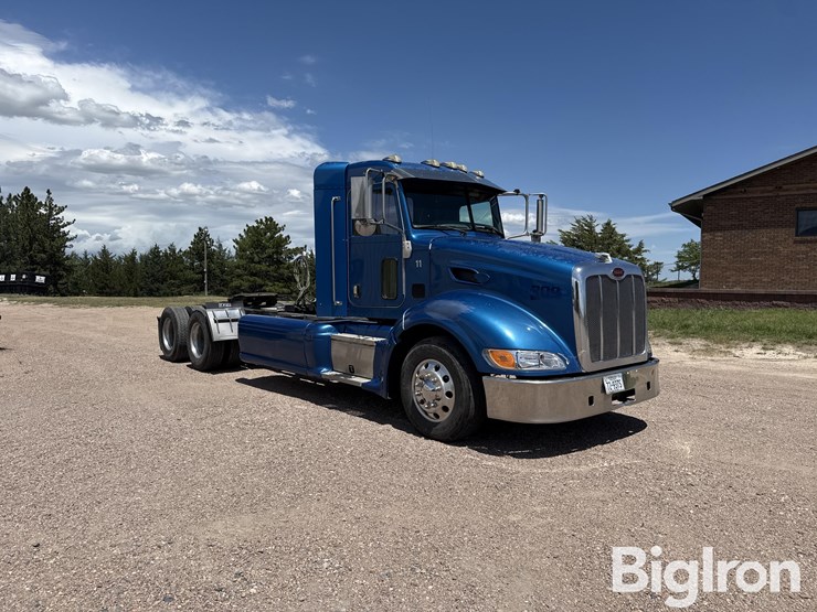 2009-peterbilt-386-image-3