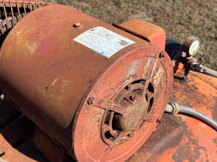 #31-•-#250-•-air-tank-with-compressor-motor-image-4