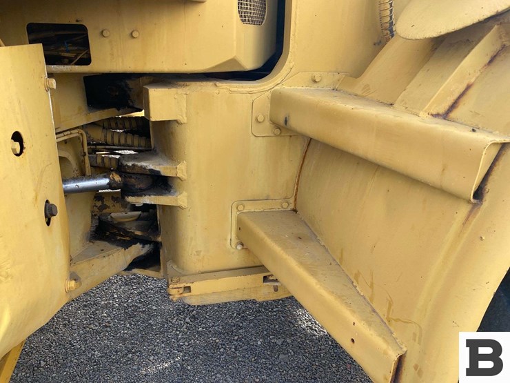 caterpillar-966c-image-44