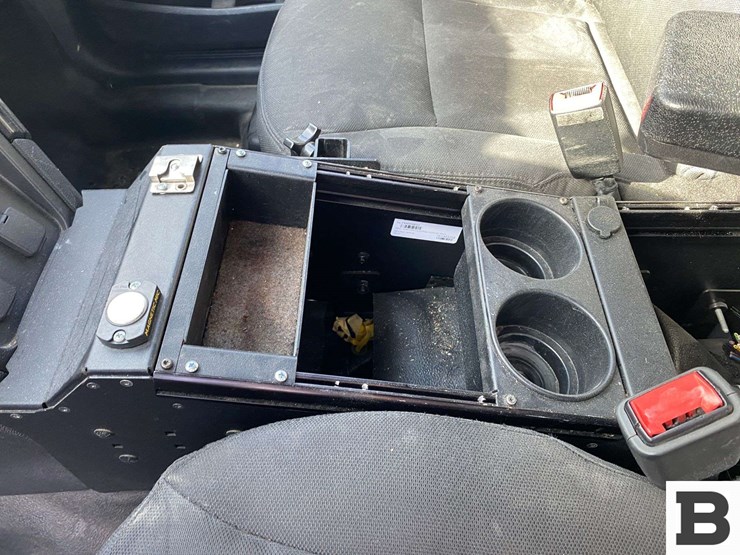 2018-ford-explorer-image-25