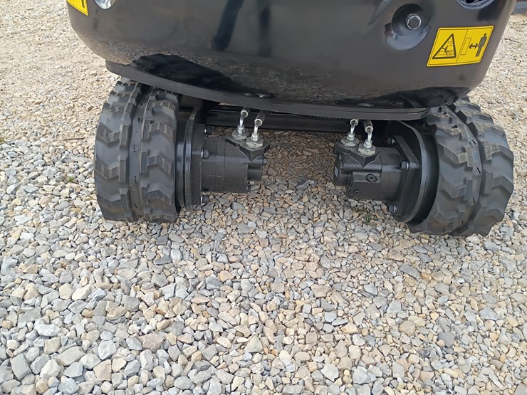 #l57-008-•-2025-tpm-16-mini-excavator-(gasoline)-image-11