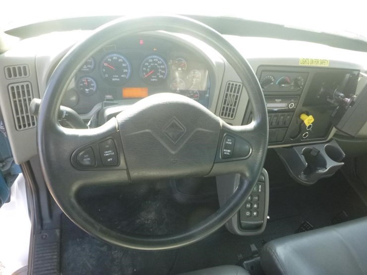 2011-international-durastar-4300-image-26