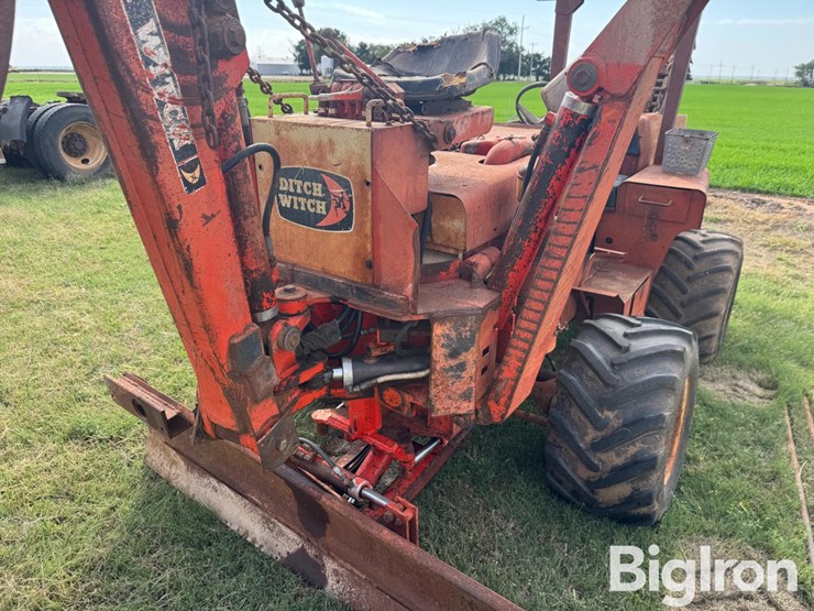 ditch-witch-r40-image-14