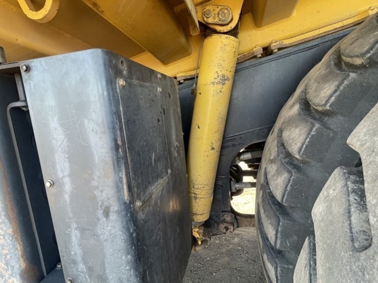 2015-komatsu-hd605-7e0-image-20