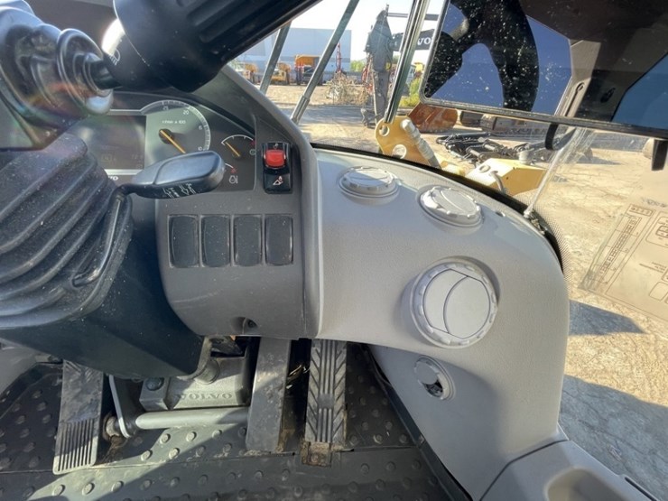 2020-volvo-l70h-image-28