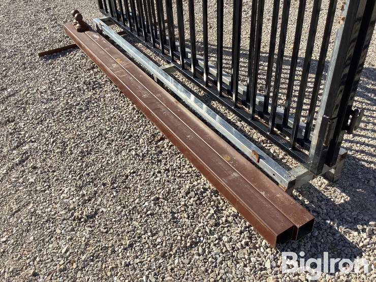 115"-steel-gates-image-9