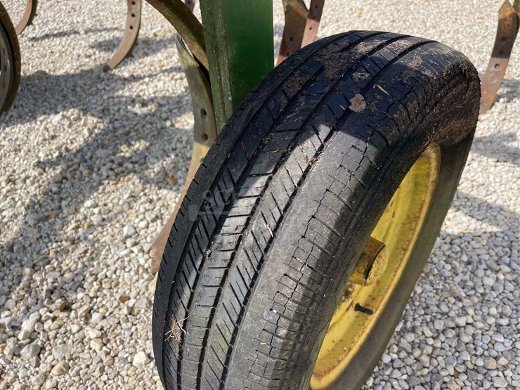 john-deere-10-image-12