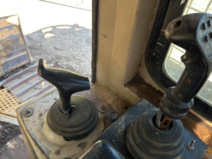 2006-caterpillar-517-image-44