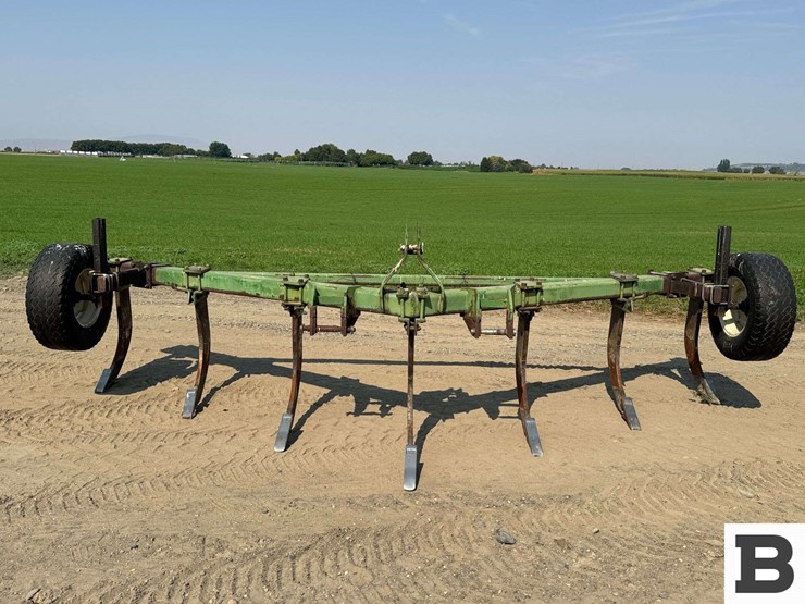 john-deere-900-7-shank-ripper-image-1