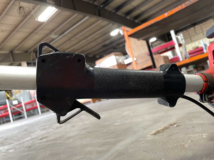 #8521-•-homelite-15"-weed-eater-(cw)-image-15