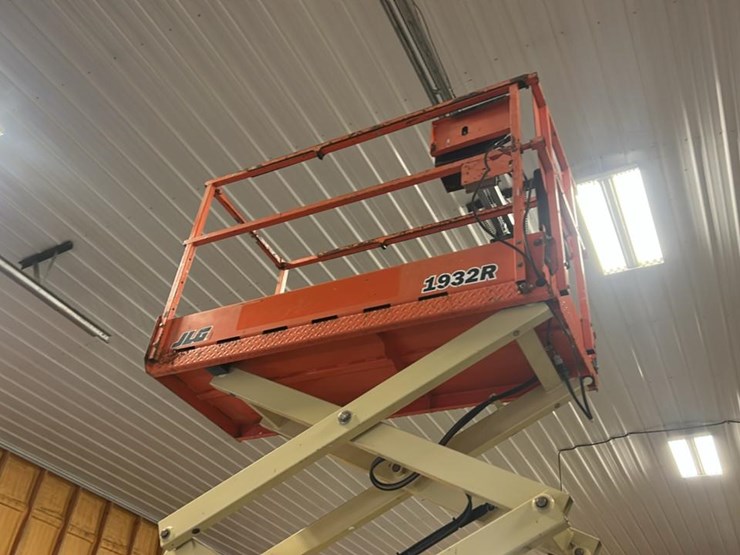 2018-jlg-1932r-image-36