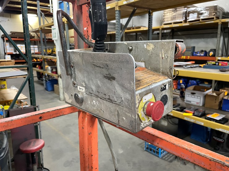 #1382-•-19'-scissor-lift-(f)-image-12