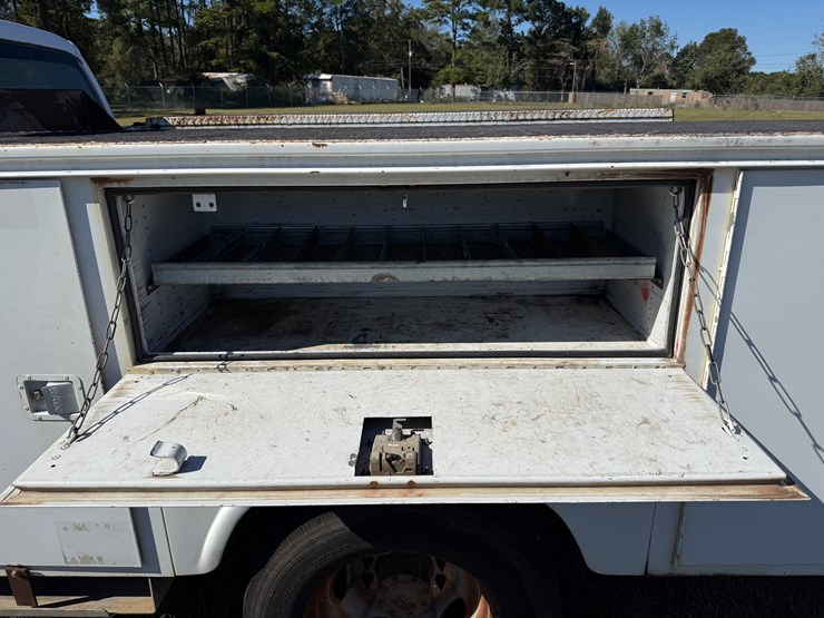 2008-ford-f550-image-13