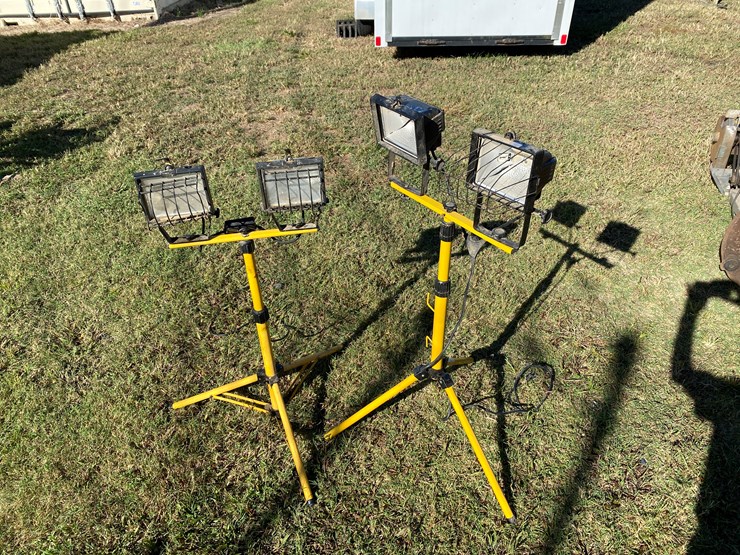 #94-•-#208-•-portable-electric-work-lights-image-1