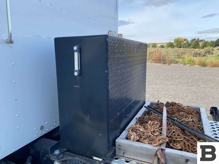 2013-kenworth-t800-image-17