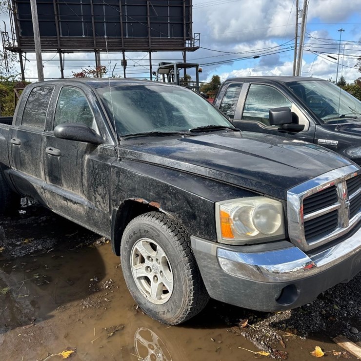 2005 DODGE DAKOTA