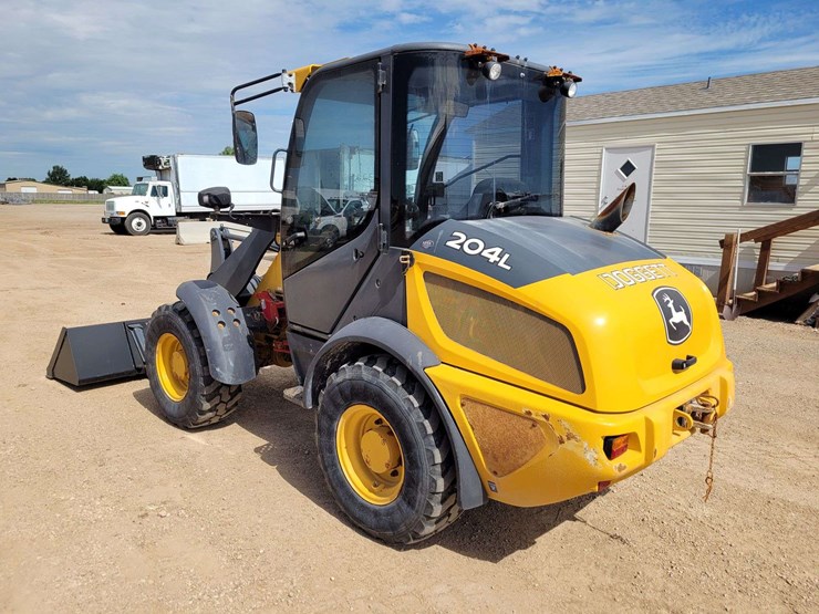 deere-204l-image-4