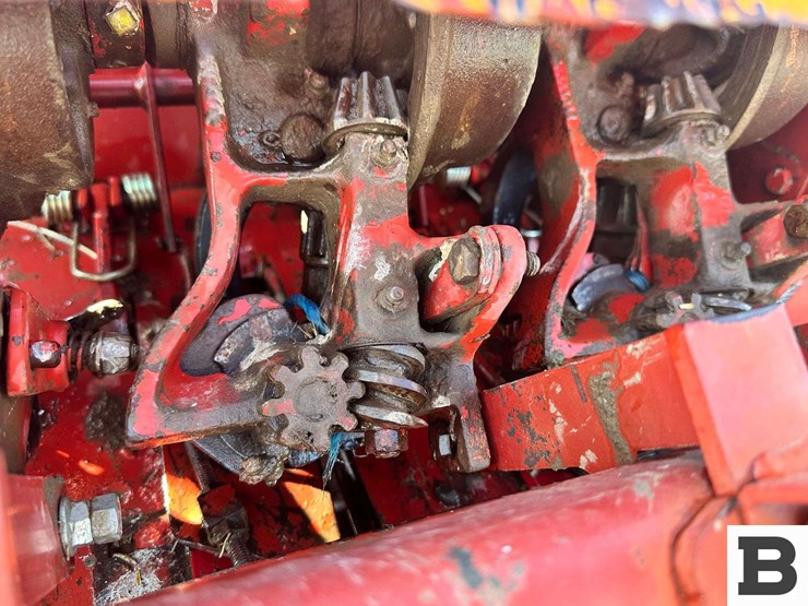 new-holland-515-image-44