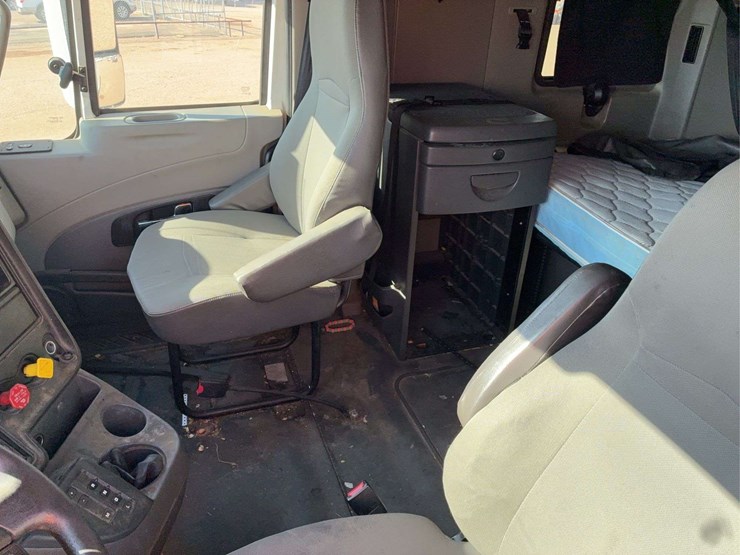 2017-international-prostar-image-16